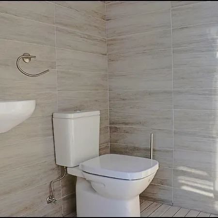 Chalet Penuelas Con Piscina