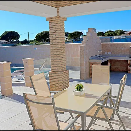 Chalet Penuelas Con Piscina