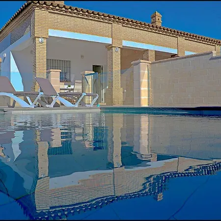 Penuelas Con Piscina 木屋 *